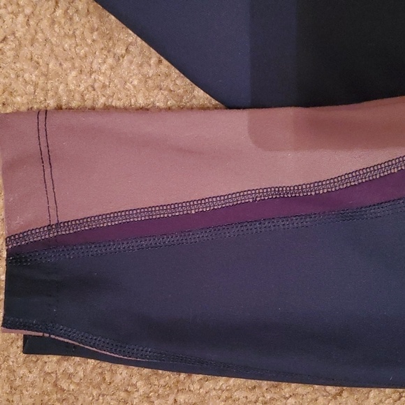 Women's Nike Dri-Fit High Rise Ankle Workout Pants Size Small - Picture 3 of 7